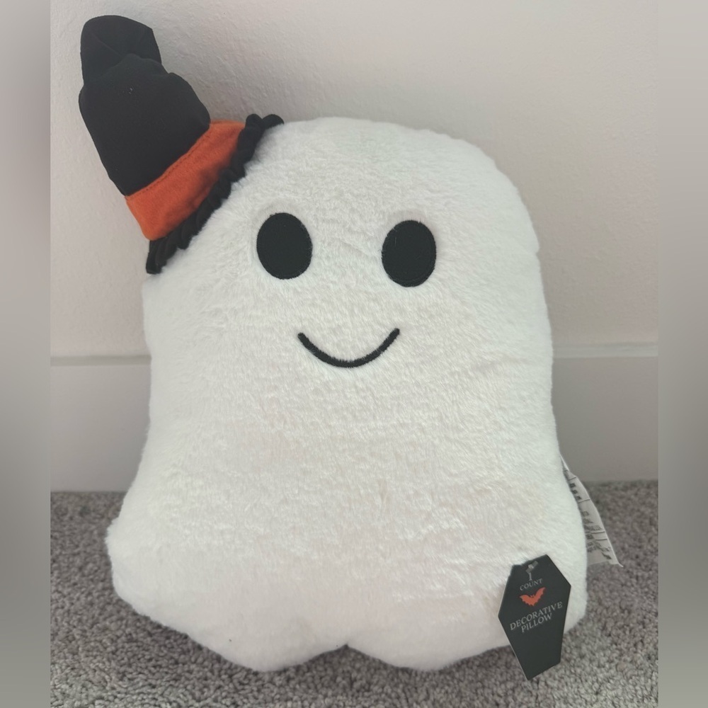 NEW Target Bullseyes Playground Halloween
2025 Ghost with Witch
Hat Pillow